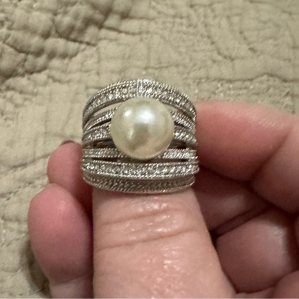 Pearl statement costume ring.
